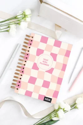 Bujo pistevihko spiraalisidonta kovilla kansilla - that girl