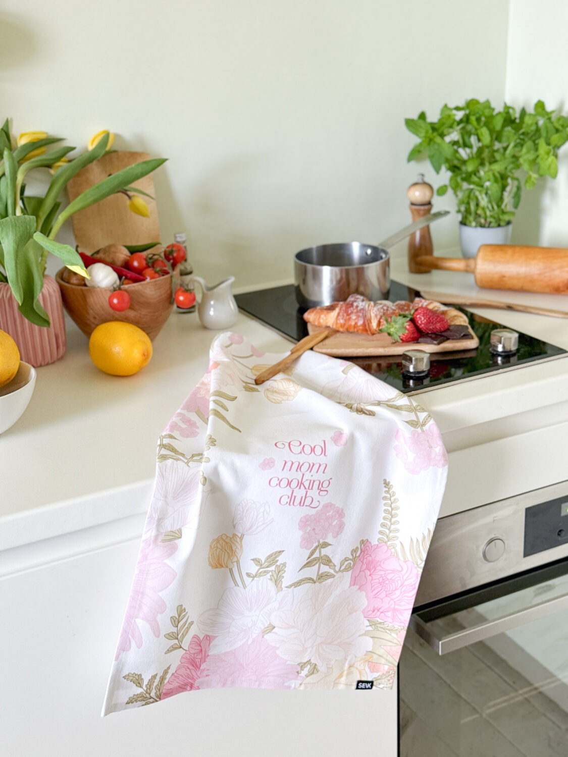 Keittiöpyyhe – Cool Mom Cooking Club - Image 7