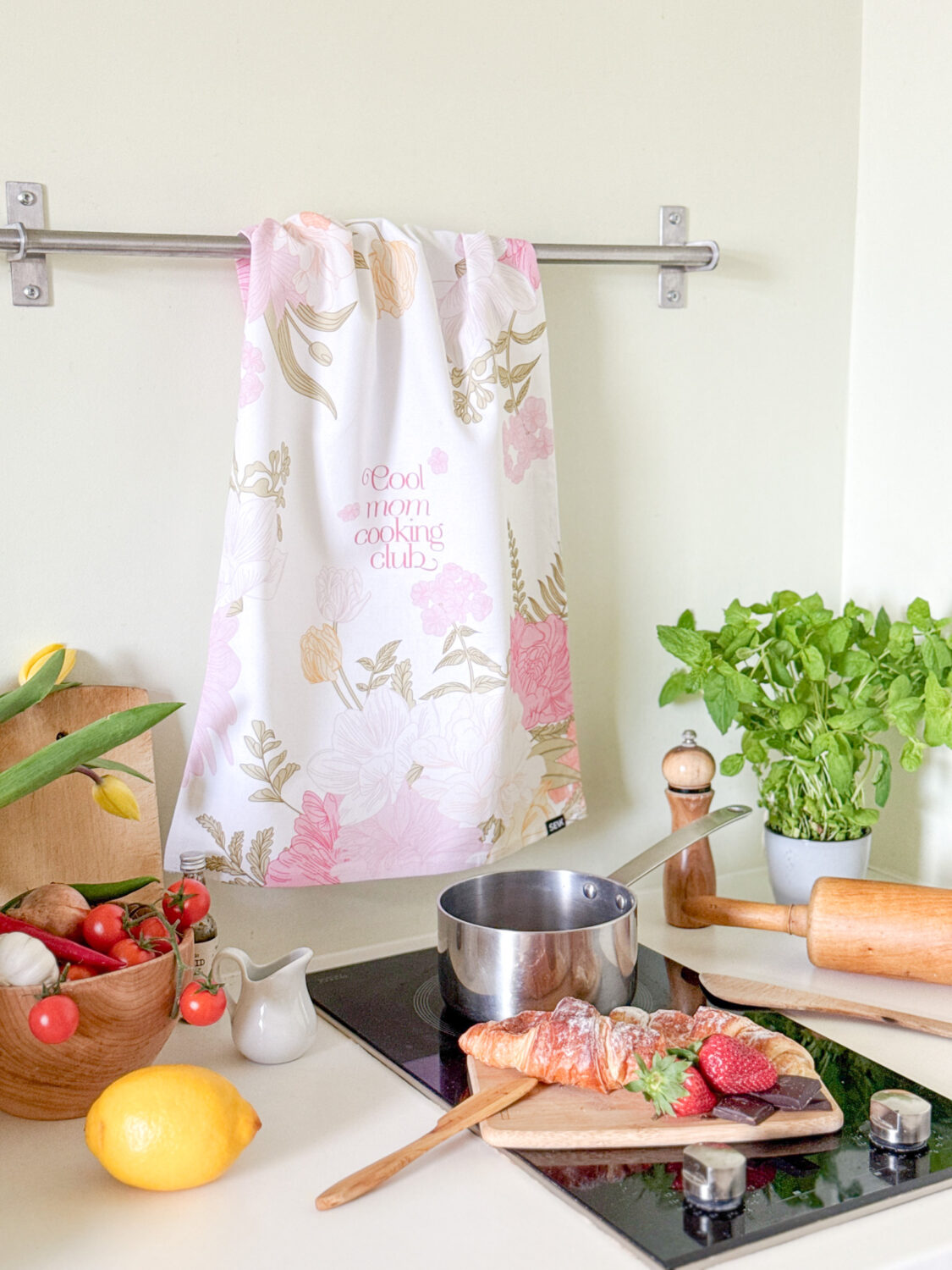 Keittiöpyyhe – Cool Mom Cooking Club - Image 6