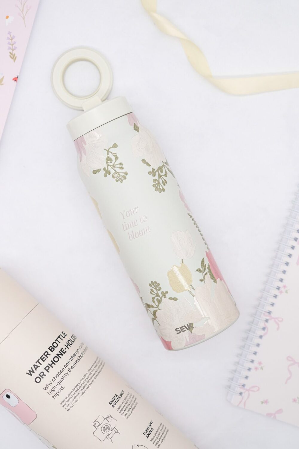 2-in-1 Thermos-juomapullo magneettisella puhelinpidikkeellä – Aika puhjeta kukkaan (700ml) - Image 6