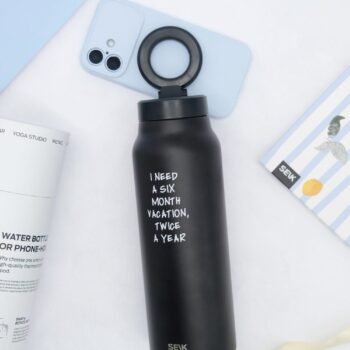 2-in-1 Thermos-juomapullo magneettisella puhelinpidikkeellä – Loma (700 ml)