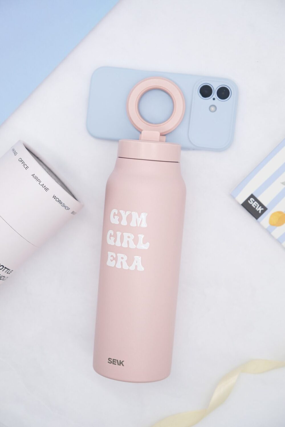 2-in-1 Thermos-juomapullo magneettisella puhelinpidikkeellä - gym girl era (700ml) - Image 2
